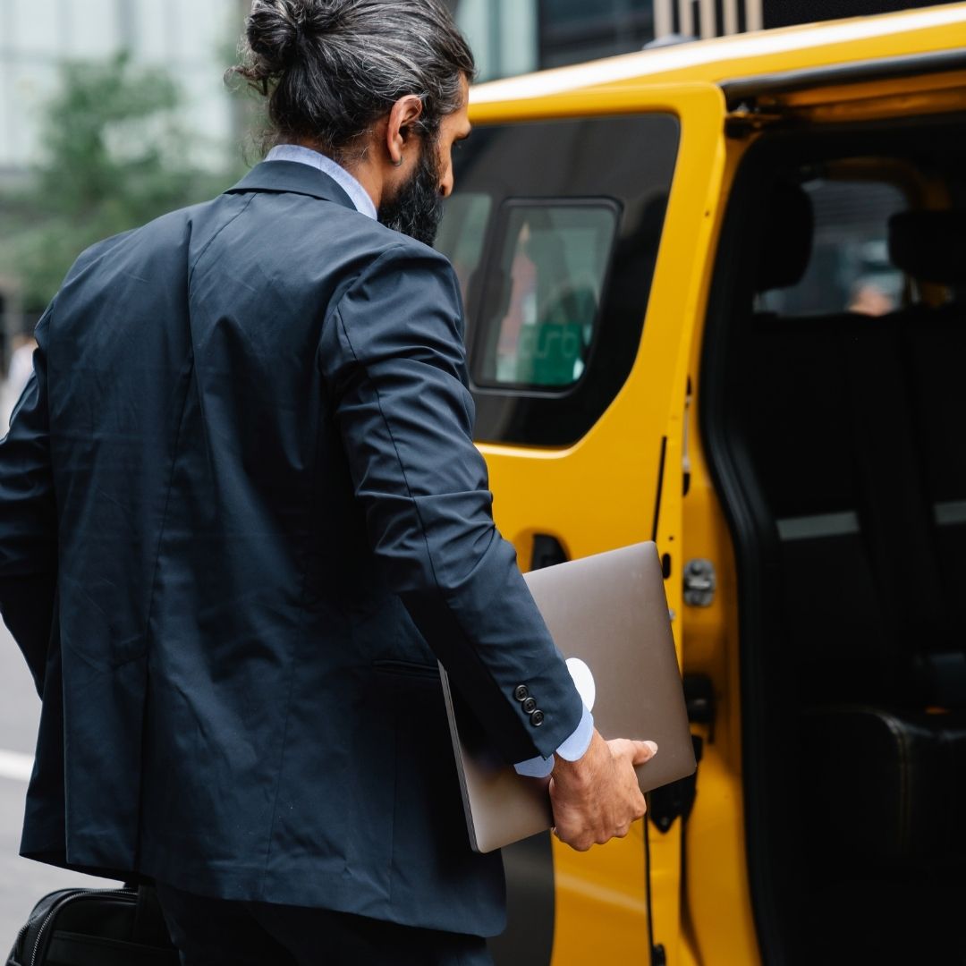 taxi ejecutivo para viajes de negocios y empresas